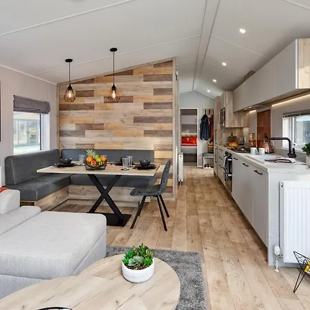 Camping Elite Caravan