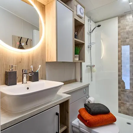 Elite Caravan באזנת'ווייט